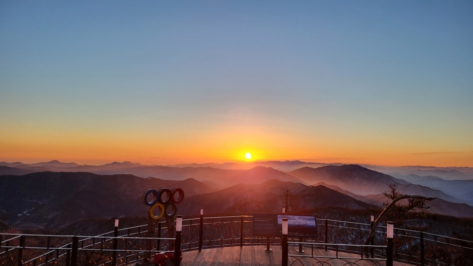 2025 배웅, 2026 마중… 모나용평, ‘발왕산 카운트다운 & 해맞이’