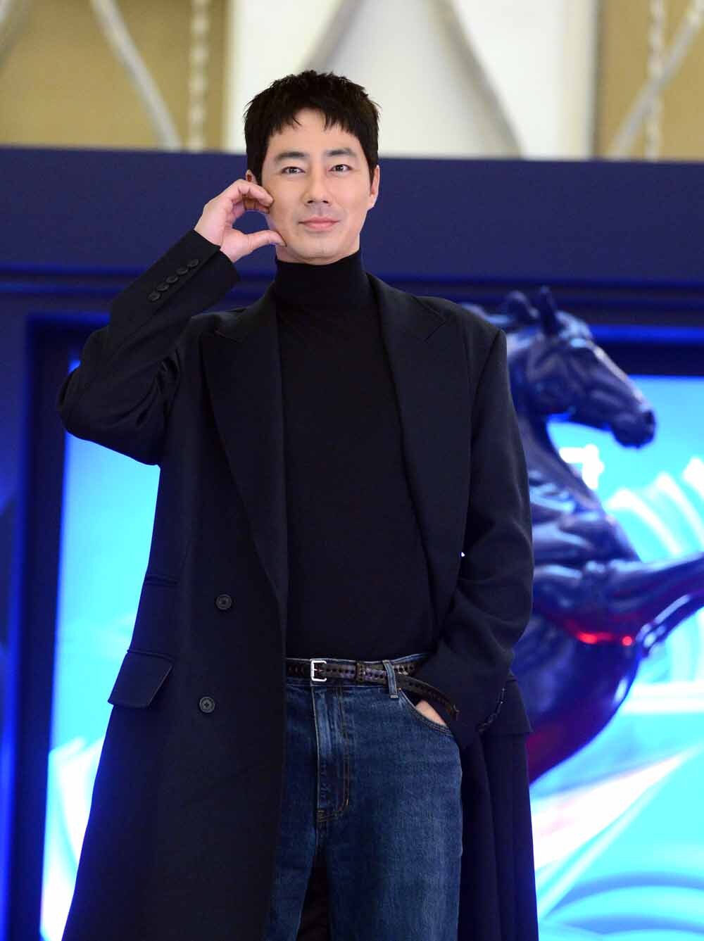 [SW포토]배우 조인성의 귀여운 볼하트