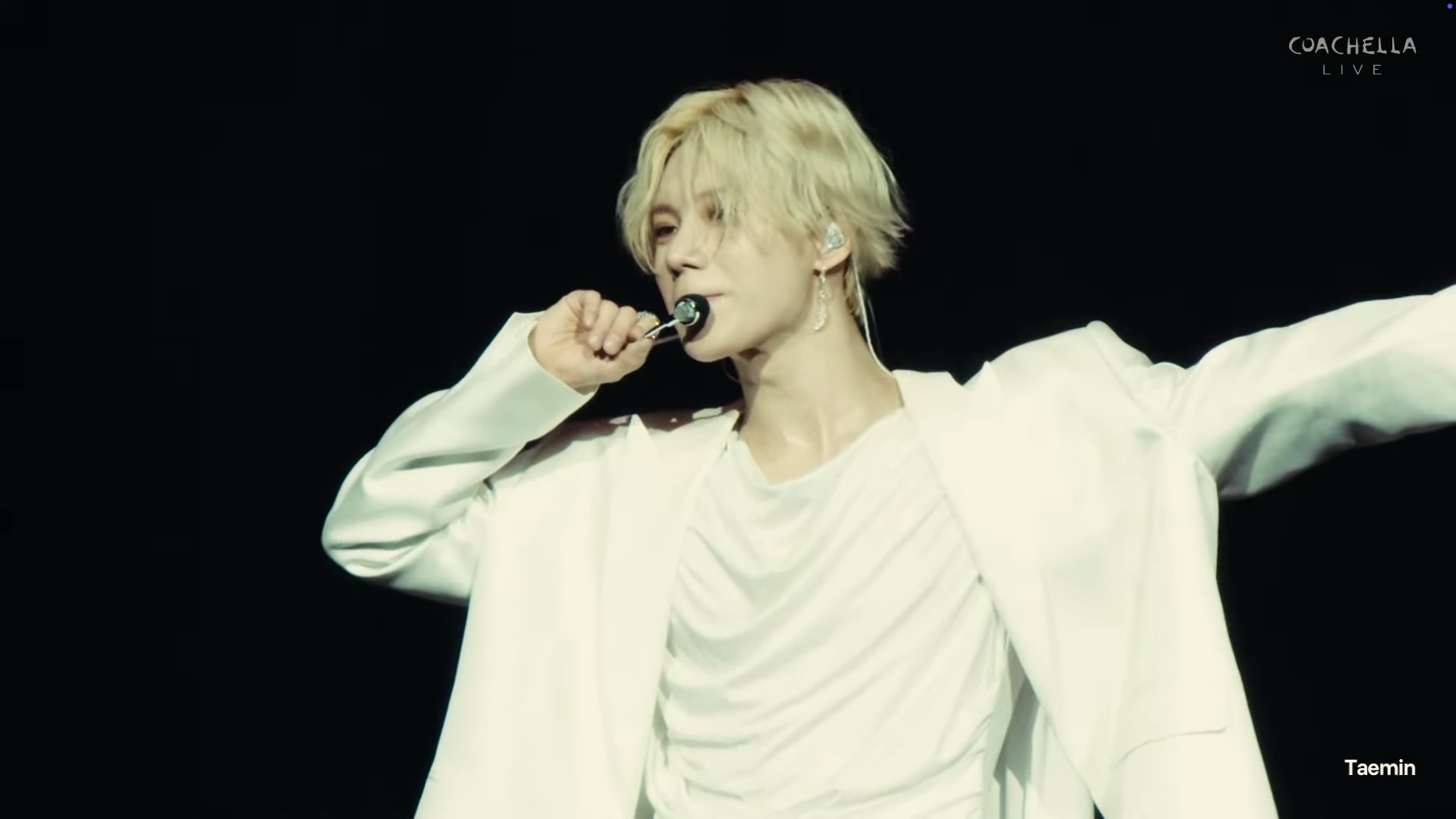 태민, 美 코첼라 무대 압도…K-팝 남자 솔로 최초 입성