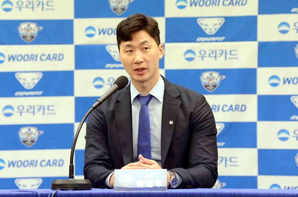 [SW포토]우리카드 박철우 신임 감독