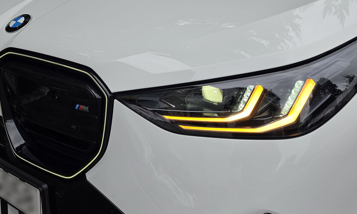 젠틀맨의 두 얼굴, BMW X3 M50