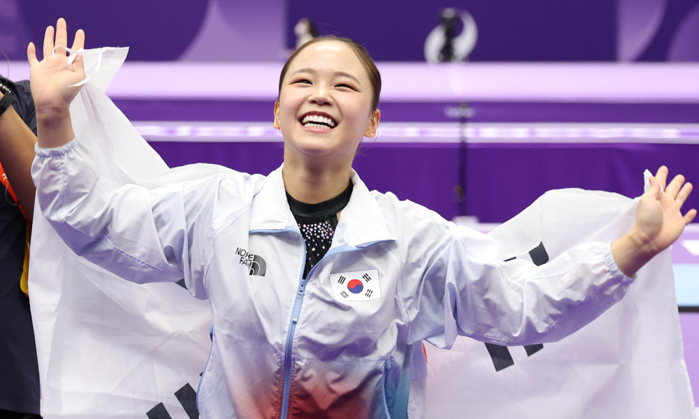[용산사진관] 8년만에 AG 금메달 목에건 체조 여서정 